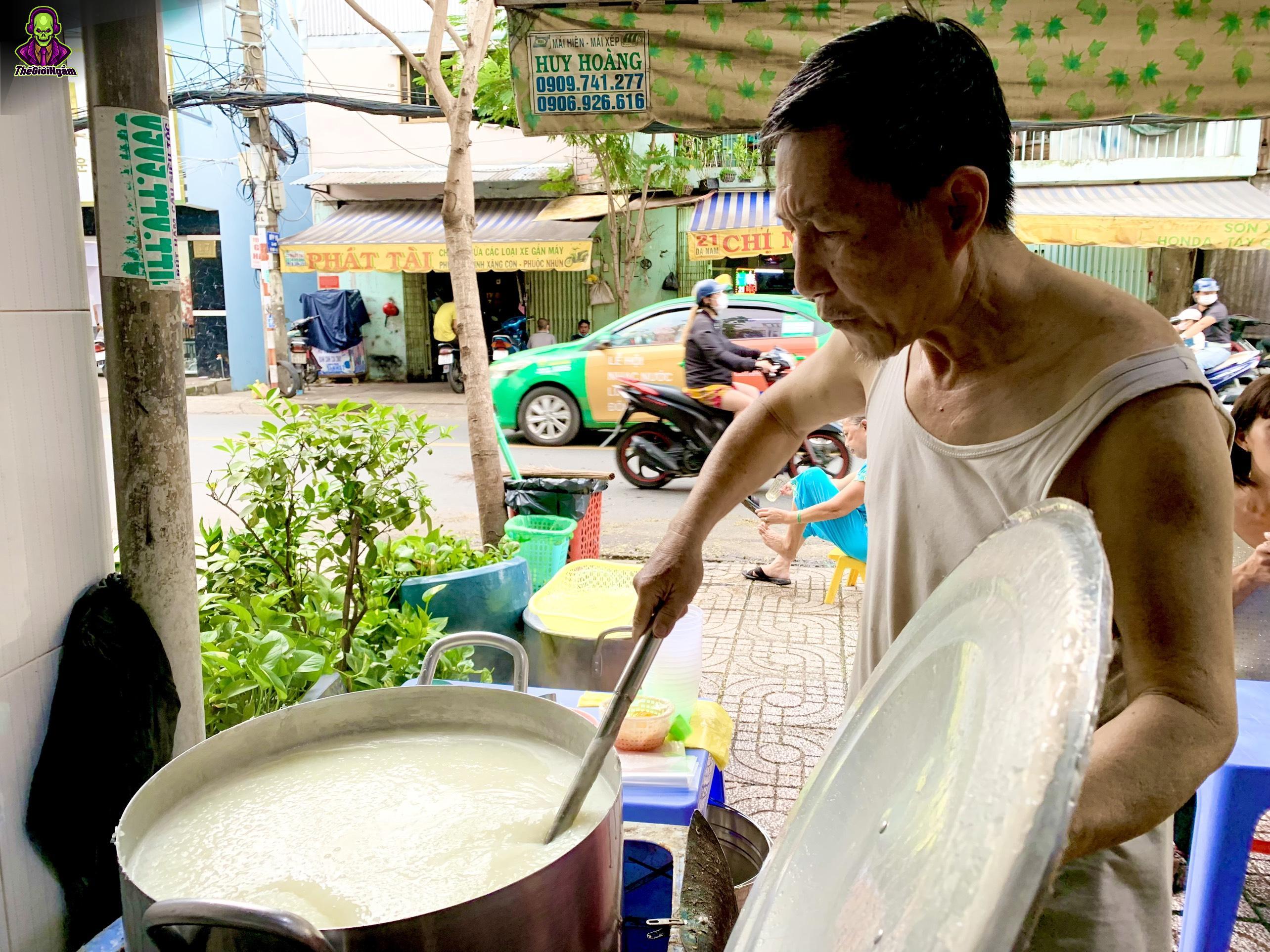 Cháo Trắng Sài Gòn: Đơn Giản Mà Quyến Rũ