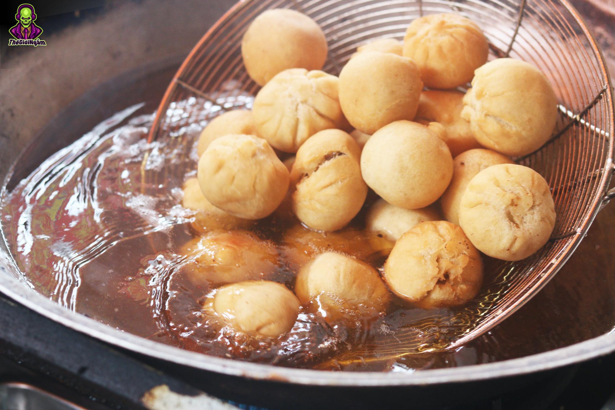 Bánh Bao Chiên Trứng Muối – Một Phần Không Thể Thiếu Của Ẩm Thực Sài Gòn