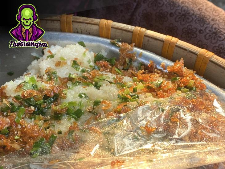 Thúng Xôi Bà Bảy – Hương Vị Đặc Trưng Tại Ga Biên Hòa Suốt 35 Năm